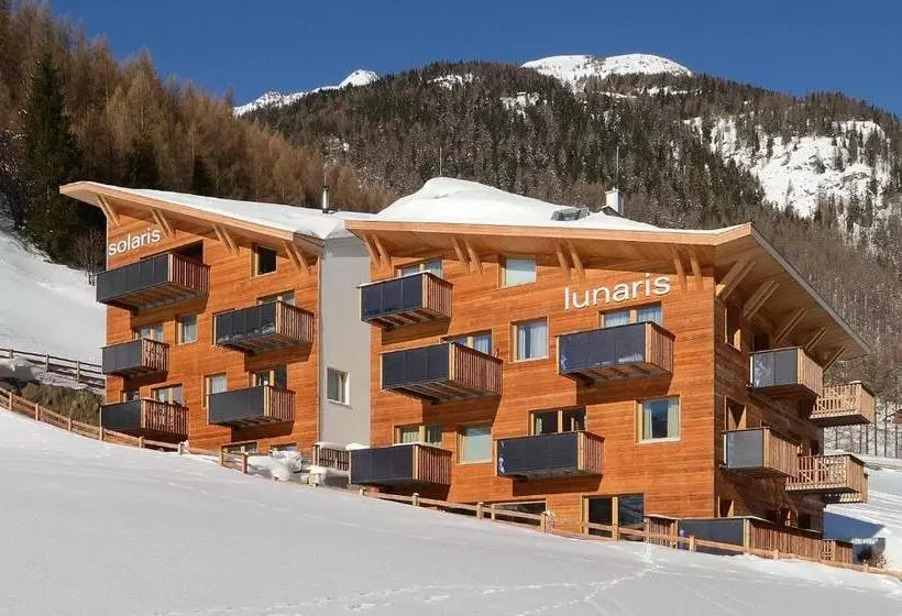 Lunaris Apart