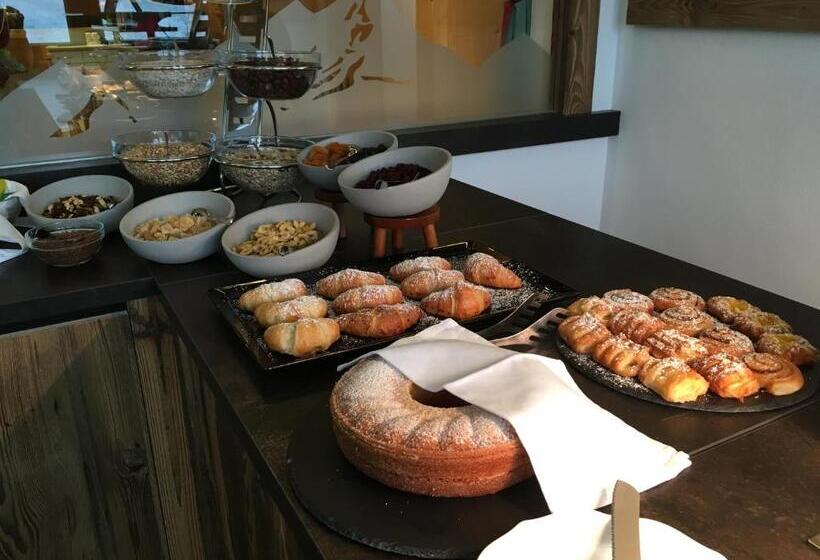 호텔 Burgstein   Alpin & Lifestyle