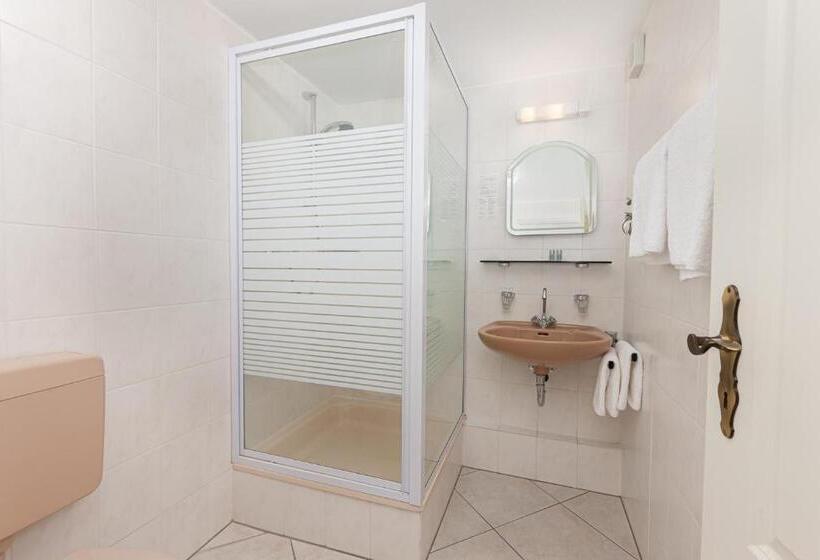 ペンション Landgasthof Hölzer