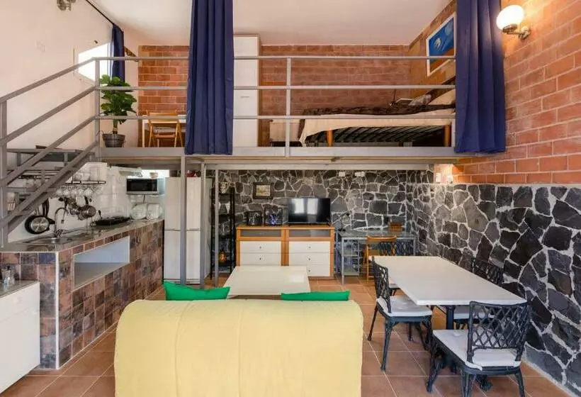 El Rinconcito: Cozy Space In A Seaside Village
