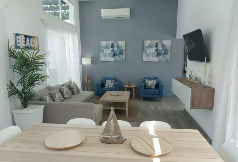 Villa Beach Happy