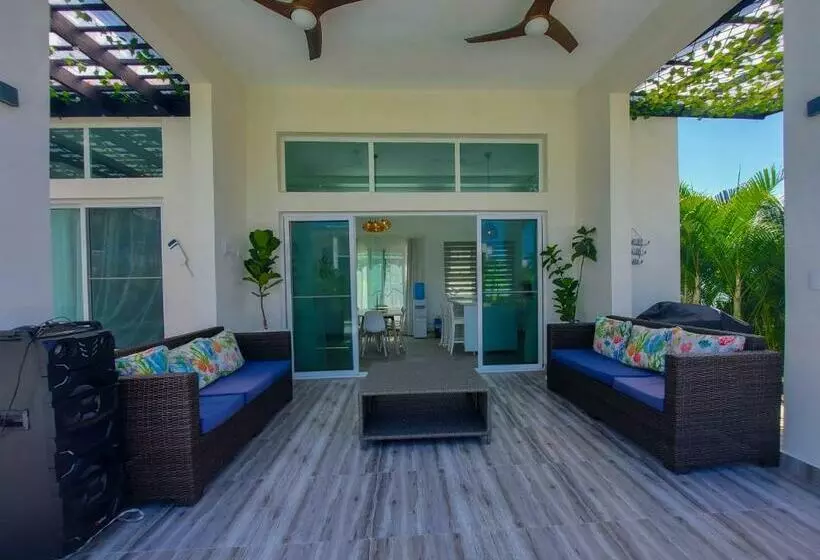 Villa Beach Happy