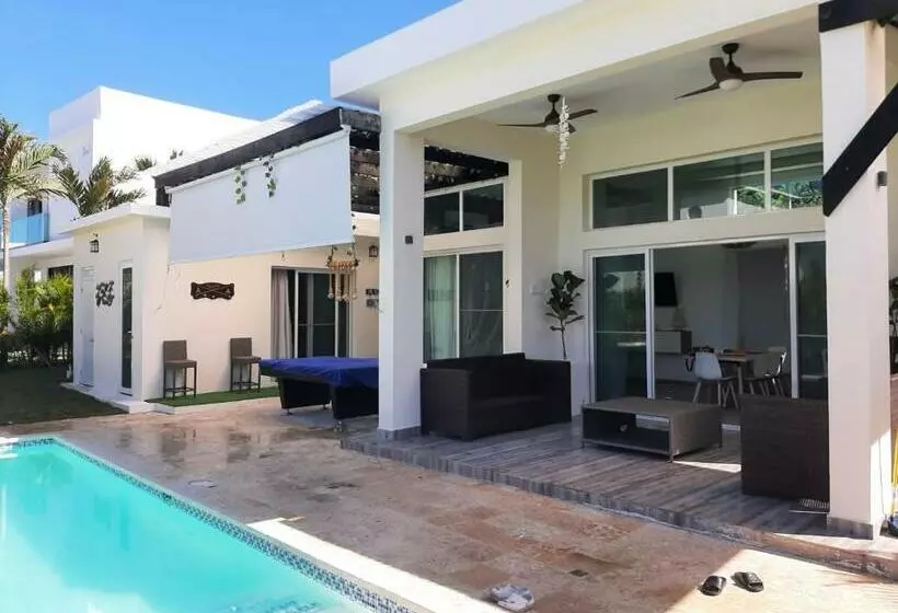 Villa Beach Happy