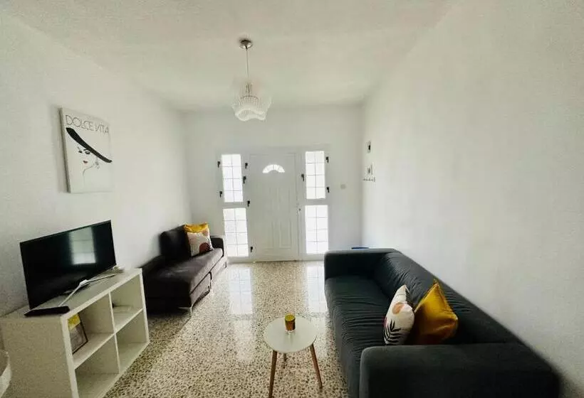 Arya Seaview Apartment In The Heart Of Coral Bay