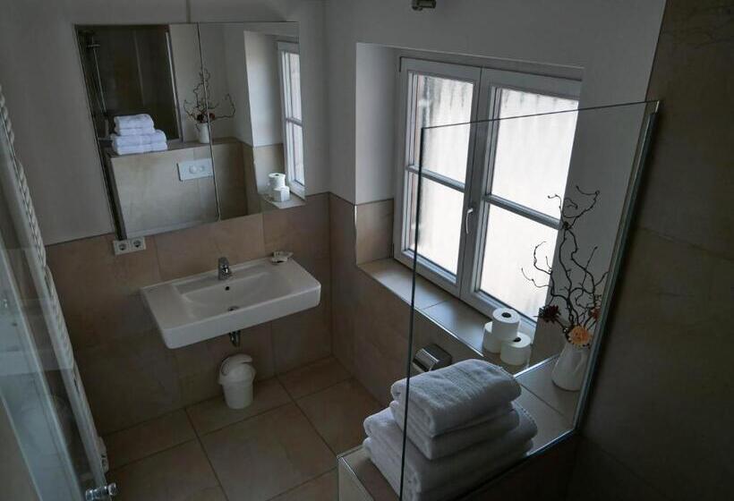 Helles 2 Zimmer Apartment In Ostin Am Tegernsee