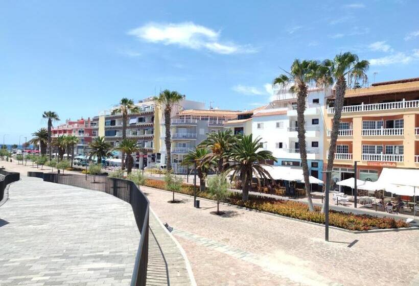 Comfortable Apartment At The Waterfront