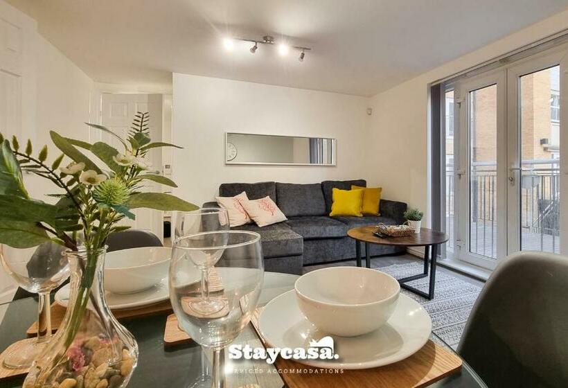 Stunning 2bdr Super King Suite Near City Centre