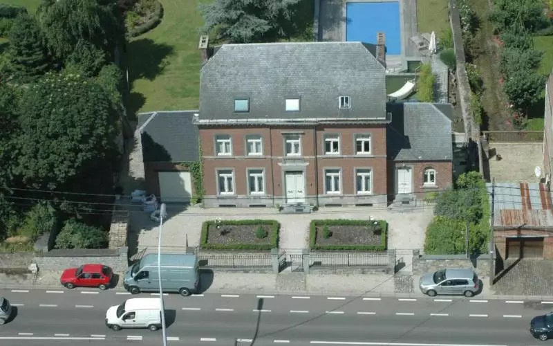 A Côté, C Est Aussi Chez Vous !