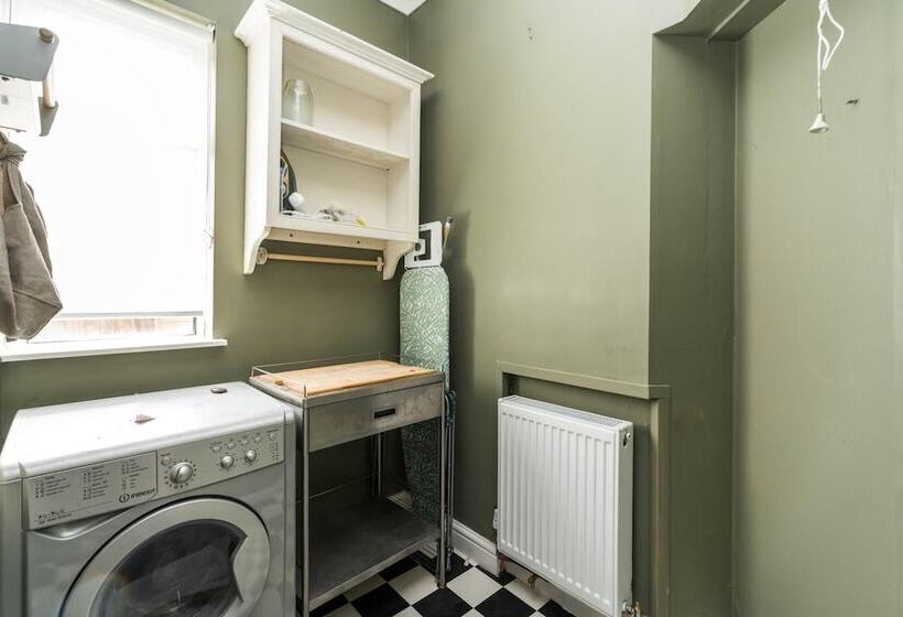 Beautiful 1bd Garden Flat In Golders Green