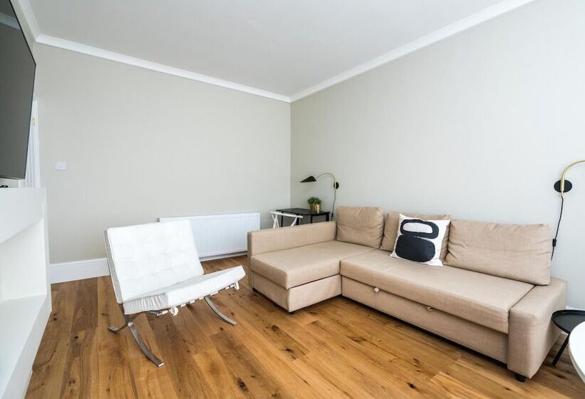 Beautiful 1bd Garden Flat In Golders Green