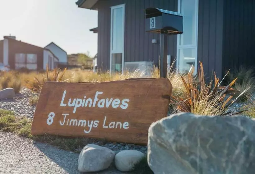 Lupin Faves Tekapo