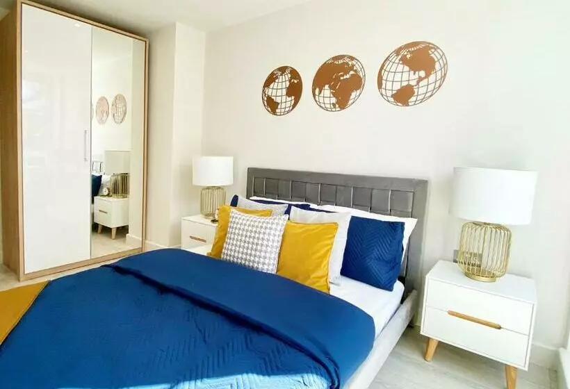 Perfect Location 5 Minutes Walk From Tube Station ! 10 Minutes Walk From Tower Bridge