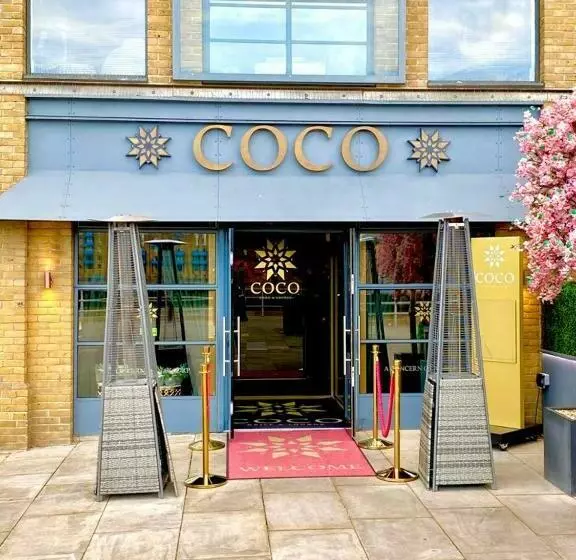 Perfect Location 5 Minutes Walk From Tube Station ! 10 Minutes Walk From Tower Bridge