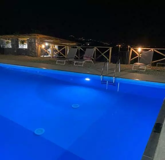 Vittoria Holidays Home2