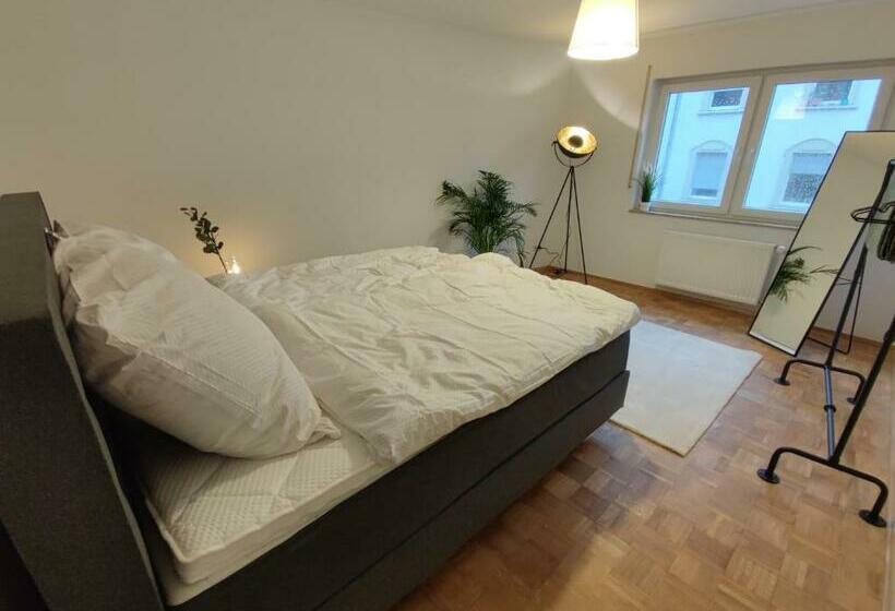 Zen Apartments   Exklusive Suite   Luxus   Boxspringbett