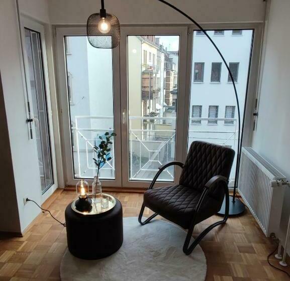 Zen Apartments   Exklusive Suite   Luxus   Boxspringbett