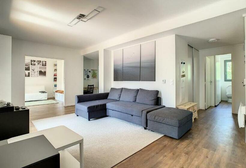 Superbe Appartement Entièrement Rénové Au Pied Des Montagnes Avec Parking Inclus