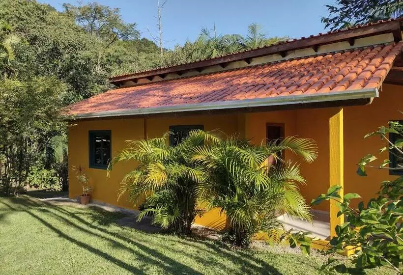 Recanto Em Meio A Natureza E Próximo A Praia