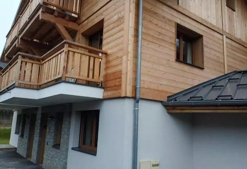 Chalet Rivendell, Morzine Sleeps 10 With Garage