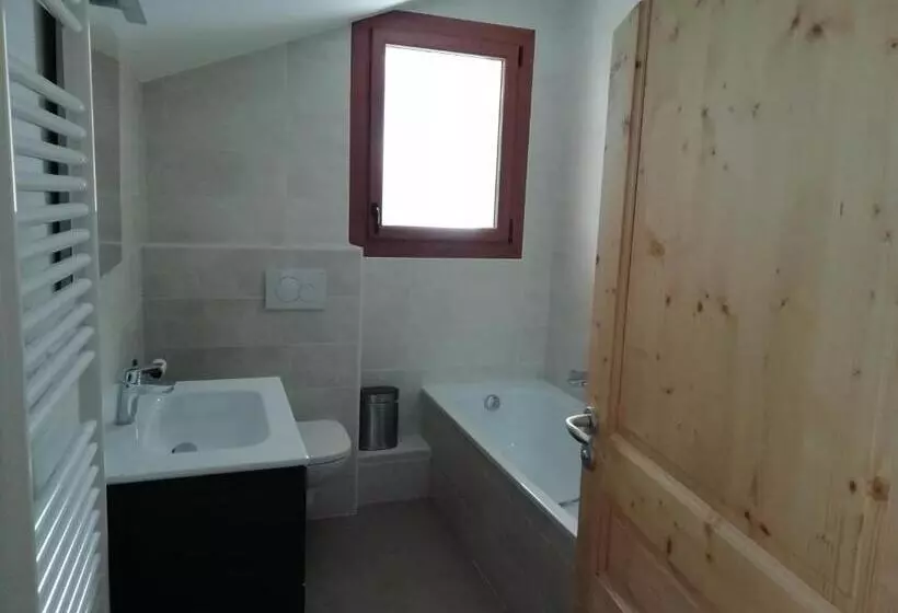 Chalet Rivendell, Morzine Sleeps 10 With Garage