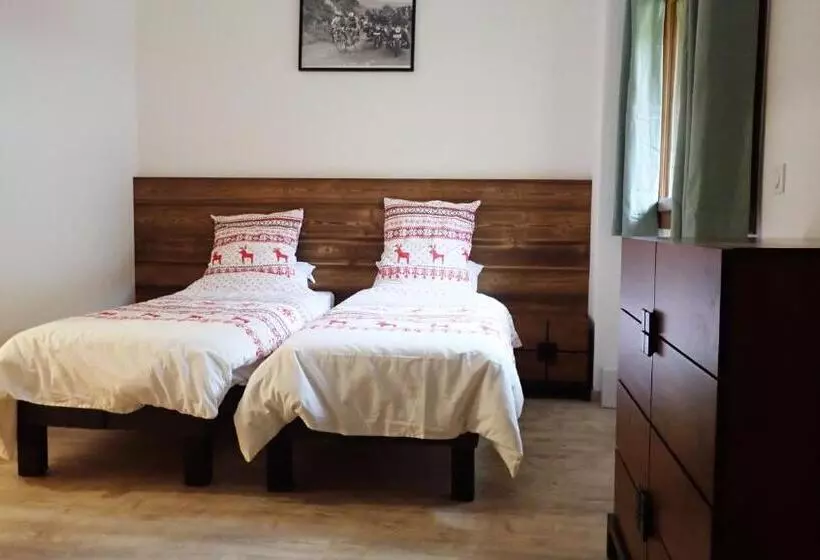 Chalet Rivendell, Morzine Sleeps 10 With Garage