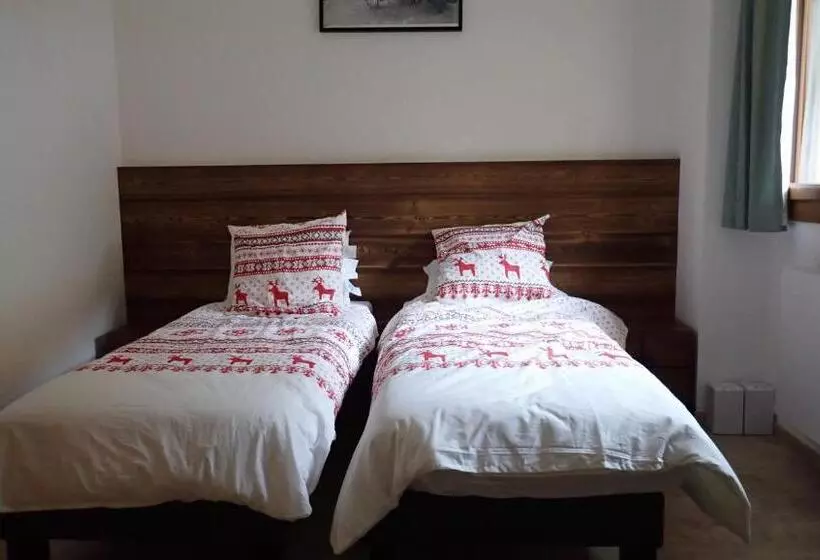 Chalet Rivendell, Morzine Sleeps 10 With Garage