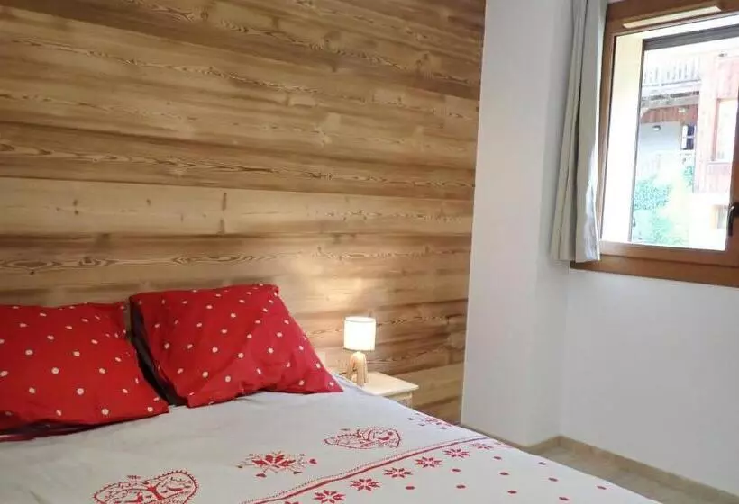 Chalet Rivendell, Morzine Sleeps 10 With Garage