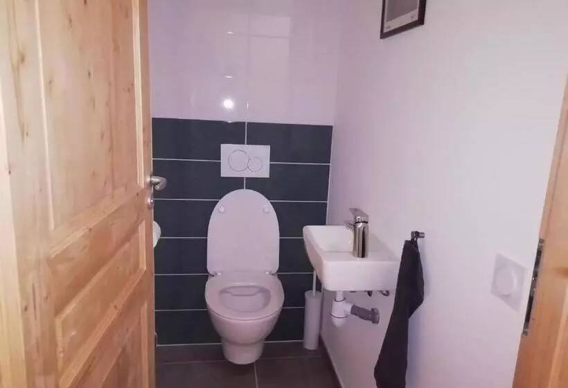 Chalet Rivendell, Morzine Sleeps 10 With Garage