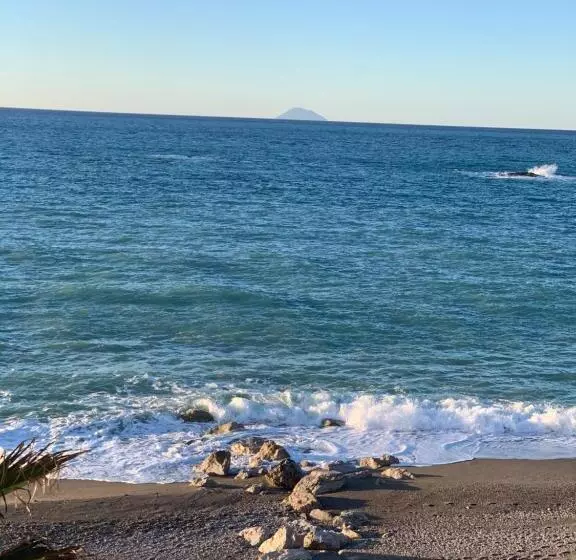 La Porta Delle Eolie