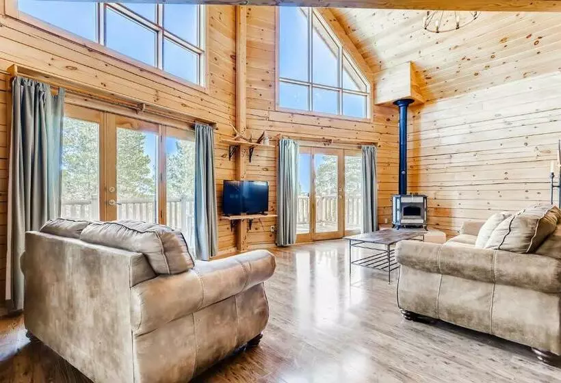 Large Acreage Welcomes The Whole Family, With Space To Enjoy Outside And Inside   Alpine Vista Cabin