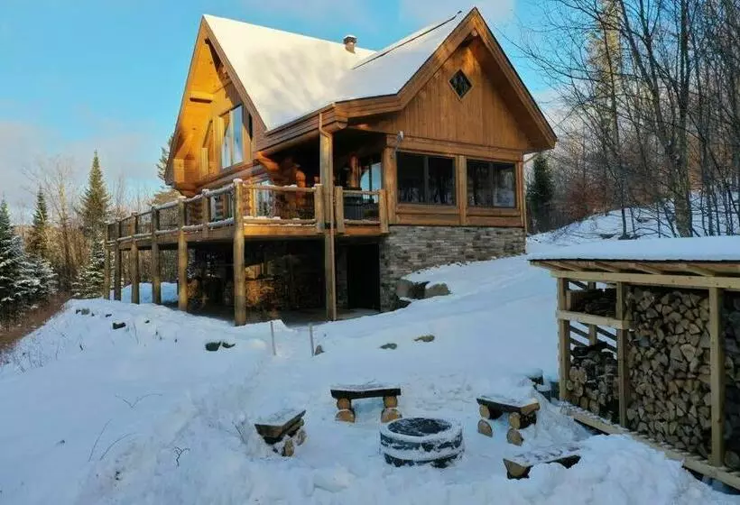 Log Cabin Bliss   Luxury 4br  10 Guest   Tremblant