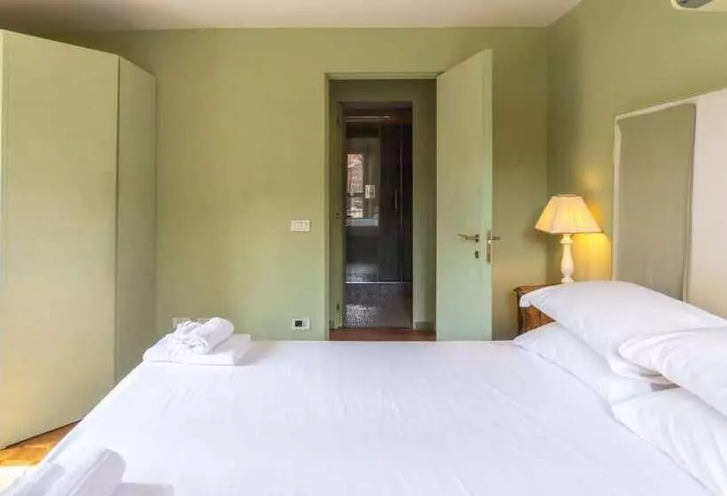 Piazza Venezia Charming & Bright Apartment