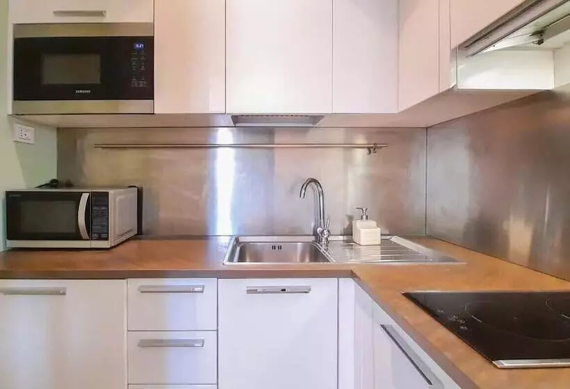 Piazza Venezia Charming & Bright Apartment
