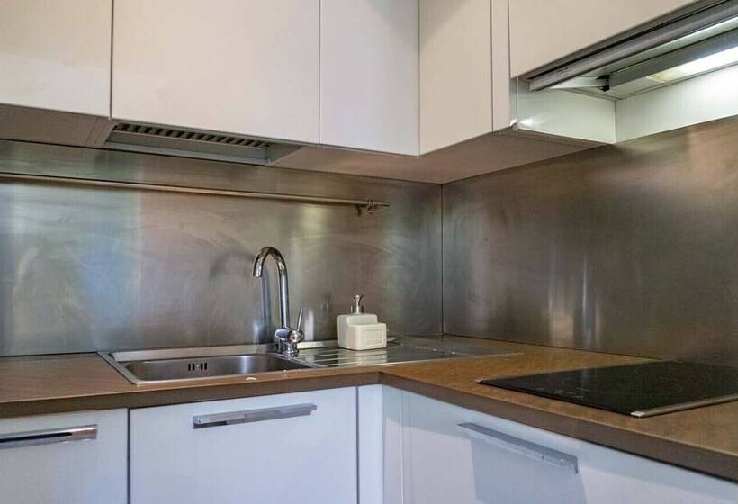 Piazza Venezia Charming & Bright Apartment