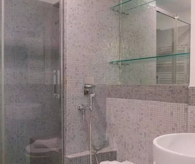 Piazza Venezia Charming & Bright Apartment