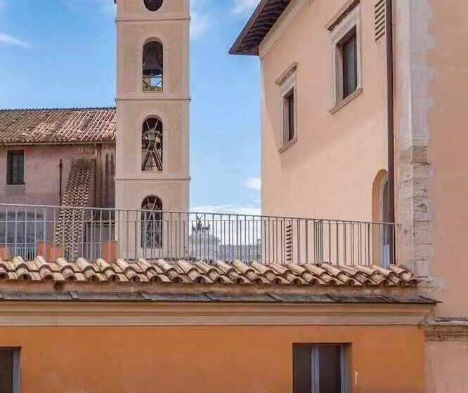 Piazza Venezia Charming & Bright Apartment
