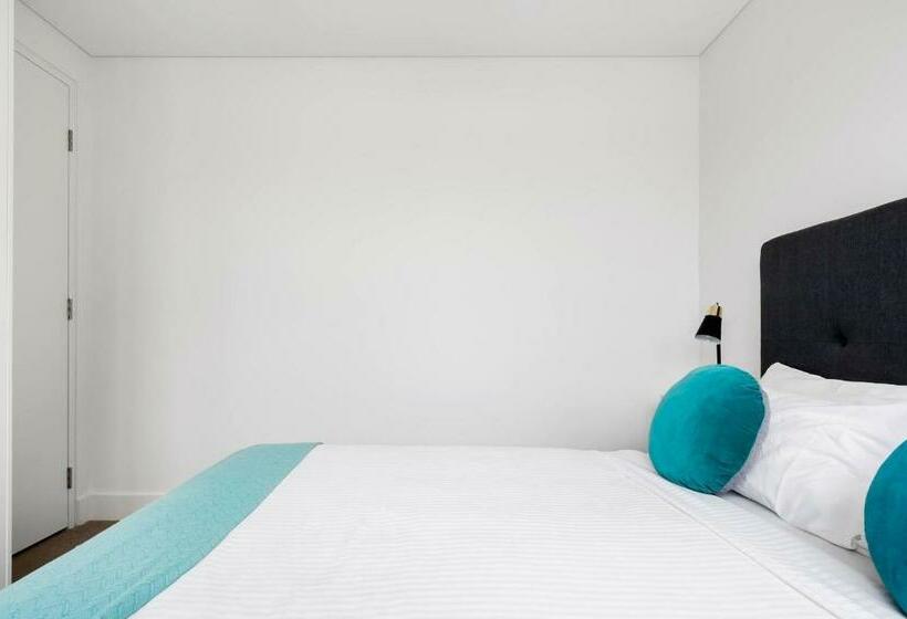 Stylish 1br Apartment With Skylight Near Bondi Beach