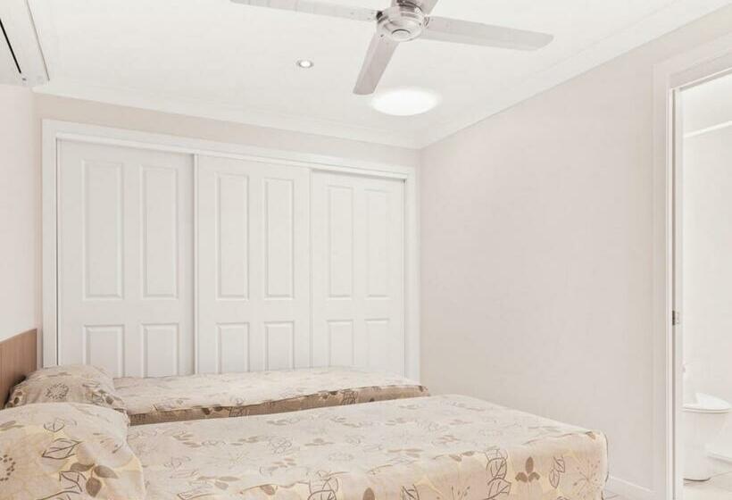 Malibu Apartments Unit 1 And 2 5 Oak Street