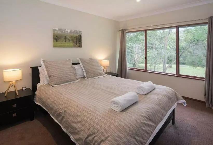 Wilyabrup River Retreat  Flutes Estate, Marg River