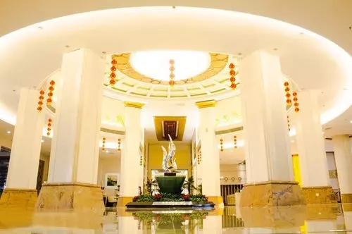 Отель Country Garden Phoenix Hot Spr