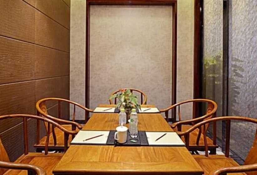 בית מלון כפרי Eurasia Convention International