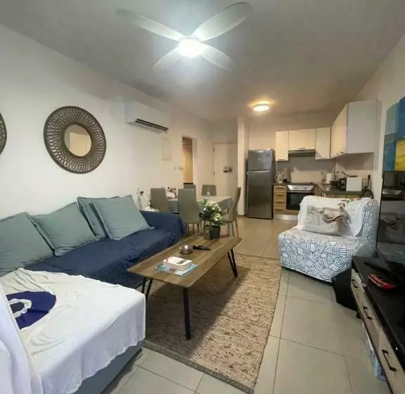 One Bedroom Beach Apartment, 30m From The Best Beach