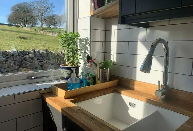 Primrose Cottage   Tideswell, Peak District