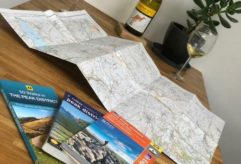 Primrose Cottage   Tideswell, Peak District