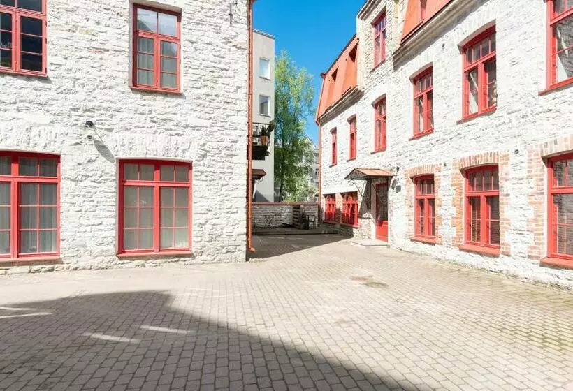 Stylish Apartment With Parking In Telliskivi