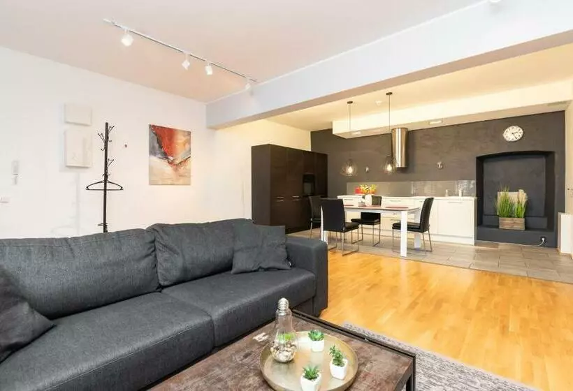 Stylish Apartment With Parking In Telliskivi