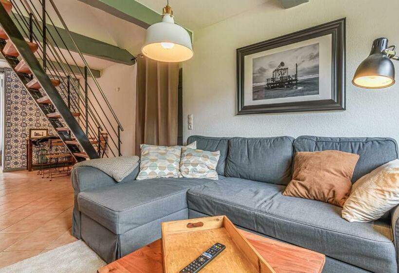 Amazing Home In Tönning With Wifi