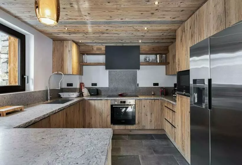 Chalet D Exception Avec Piscine, Hammam Et Ascenseur à Val D Isère, Proche Des Pistes   Fr 1 567 38