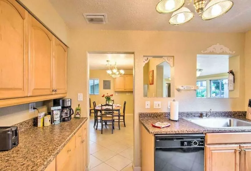Quiet House On Wpb