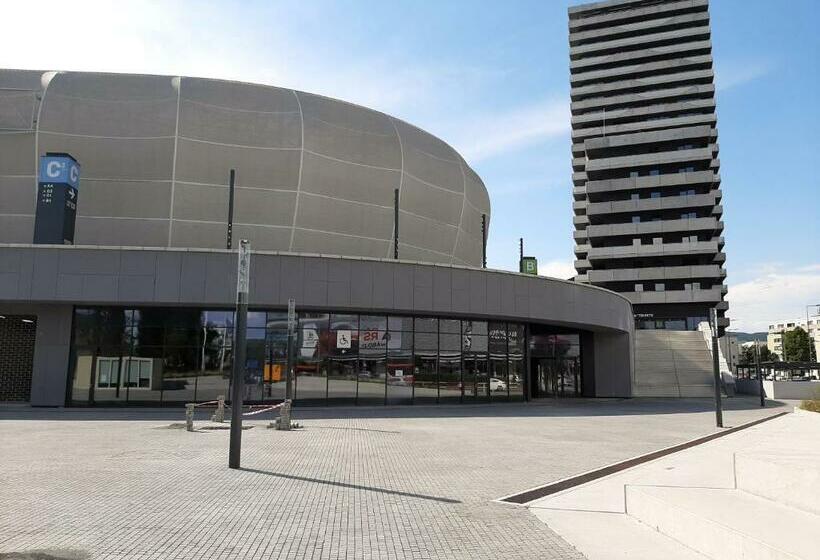 Apartment Cherry Bratislava & Free Parking